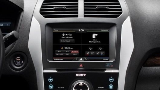 Tablero de vehículo Ford con pantalla táctil