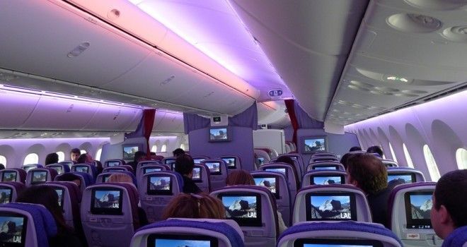 Las reglas para usar gadgets en los aviones podrían flexibilizarse pronto