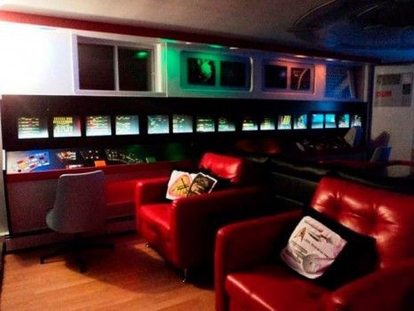 Fan de Star Trek convierte su casa en la USS Enterprise