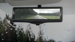 Nuevos carros de Nissan se pasan al espejo retrovisor electrónico