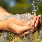 Ahorrar agua contribuye positivamente al medio ambiente y a la canasta familiar