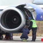 Mecánicos avión