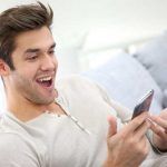 Hombre con smartphone