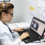 Asistencia médica online gratis para venezolanos durante la pandemia COVID-19