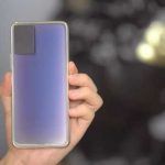 Vivo compartió un video en Weibo que muestra un prototipo de teléfono inteligente con una cubierta trasera que cambia de color
