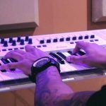 Aprender a tocar piano con Skoove es más fácil y rápido de lo que piensas