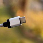 Unión Europea intensifica presión para uso unificado de USB-C por parte de fabricantes como Apple