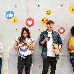 Relaciones “parasociales" con influencers florecen en todo el mundo durante la pandemia