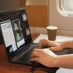 Ideal para trabajadores móviles, Lenovo anunció hoy la ThinkPad X13s completamente nueva, desarrollada en colaboración con Qualcomm y Microsoft. Esta ThinkPad con Snapdragon es la primera computadora portátil del mundo con tecnología de la plataforma informática premium Snapdragon 8cx Gen 3, que puede ejecutar hasta Windows 11 Pro.