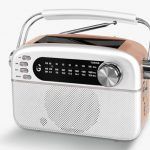 Radio solar AM/FM con reproductor MP3 y Bluetooth para nostálgicos "modernos"