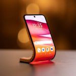 Motorola lanza revolucionario concepto de móvil con pantalla flexible "adaptable"