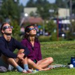 Cómo observar un eclipse solar total de forma segura