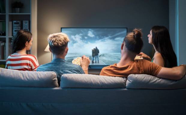 ¿En qué te beneficia elegir las pantallas Smart TV?