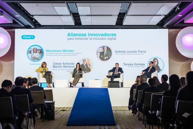 Soluciones para la inclusión en el mundo digital de más de millones de latinoamericanos