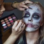 Maquillajes que marcan tendencia para Halloween y cómo capturarlos con estilo usando el móvil