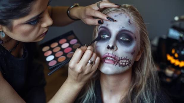 Maquillajes que marcan tendencia para Halloween y cómo capturarlos con estilo usando el móvil