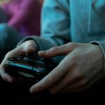 Ciberdelincuentes usan trucos falsos de videojuegos en YouTube para propagar malware espía