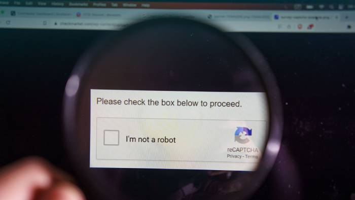 Cuidado con los CAPTCHAs falsos: así engañan a los usuarios para propagar malware