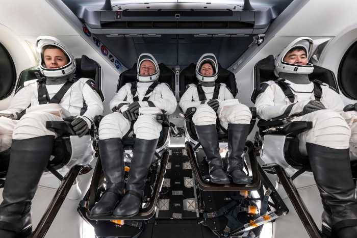 SpaceX y NASA envían bacterias patógenas a la ISS para estudiar su comportamiento en microgravedad