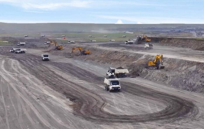 China pone en marcha la primera flota mundial de camiones mineros eléctricos y autónomos con redes 5G-A