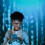 Fraudes, suscripciones ocultas y robo de identidad: cómo blindar las finanzas de los niños