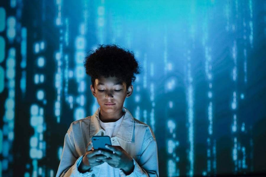 Fraudes, suscripciones ocultas y robo de identidad: cómo blindar las finanzas de los niños