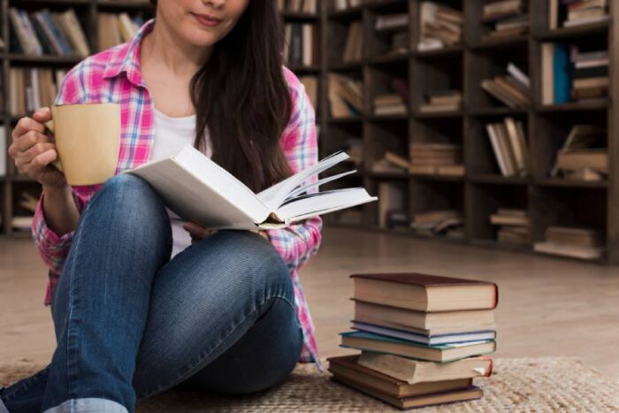 Literatura que mezcla lo cotidiano con lo siniestro