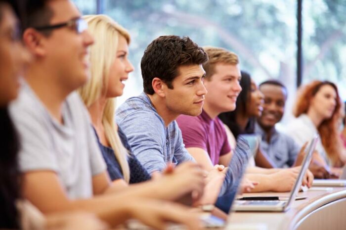 Tecnología educativa en América Latina: cómo la analítica predictiva impulsa el éxito estudiantil