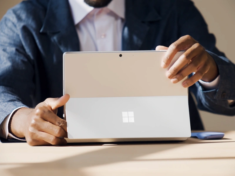 Microsoft renueva sus Surface para empresas: más IA, nuevos chips Intel y Qualcomm y foco en productividad