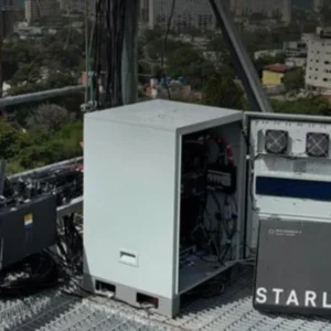 Los terremotos en Venezuela también ponen a prueba la capacidad de respuesta de las redes de telecomunicaciones. Digitel anuncia la incorporación de una estación base con conectividad satelital mediante la red de Starlink en el estado La Guaira