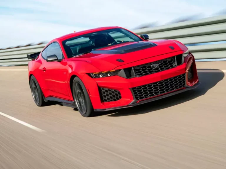 Mustang Dark Horse SC 2026 desafía la física con 795 hp y una caja de siete velocidades
