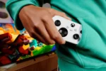 Microsoft presenta Xbox Nano Controller: el mando de bolsillo que cuesta 50 dólares y no es solo para niños